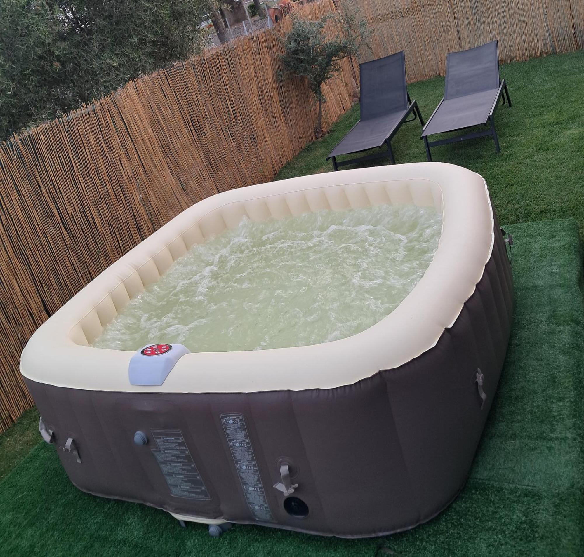 Апартаменты Pasiga - Private Jacuzzi - Telti Экстерьер фото